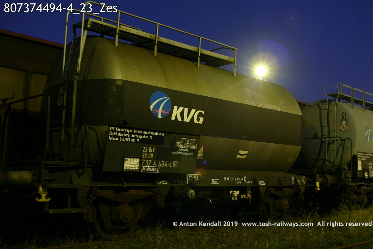 807374494-4_23_Zes.jpg